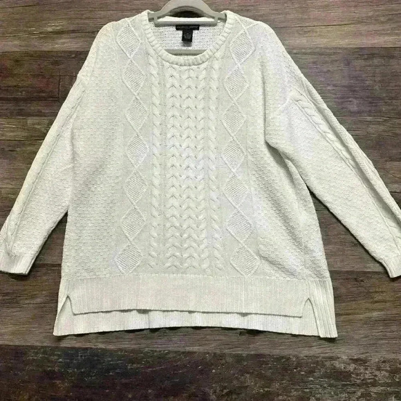 Preswick & Moore Sweaters - Preswick & Moore White Cream Cable Knit Sweater